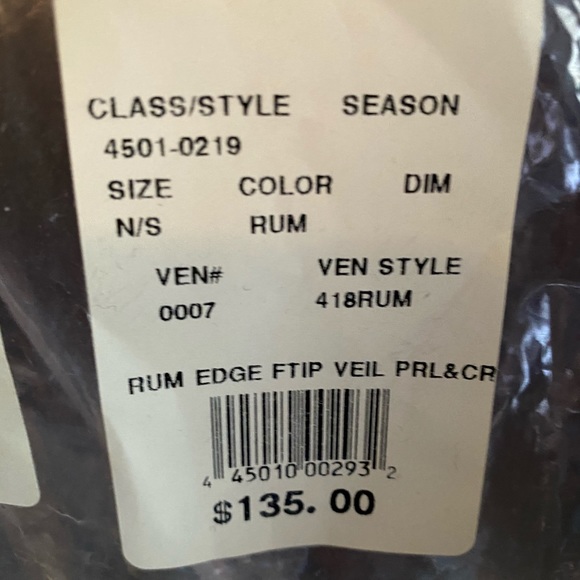 Rum edge veil with pearl embellishments - Picture 4 of 4